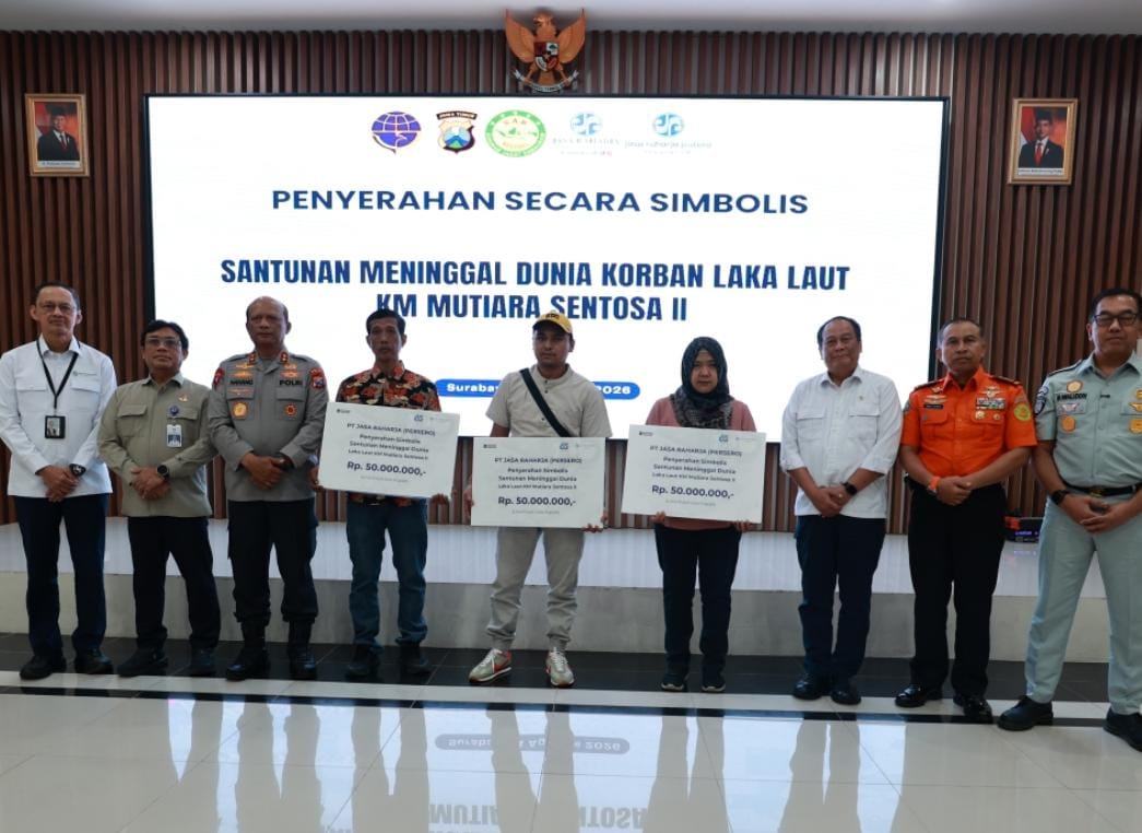Kapolda Jawa Timur Irjen Pol. Drs. Nanang Avianto, M.Si., bersama Pejabat Utama (PJU) Polda Jatim mendampingi kunjungan kerja (Kunker) Wakil Menteri Perhubungan (Wamenhub) Komjen Pol. (Purn.) Drs. Suntana, M.Si., di Surabaya, Selasa (4/8/2026)