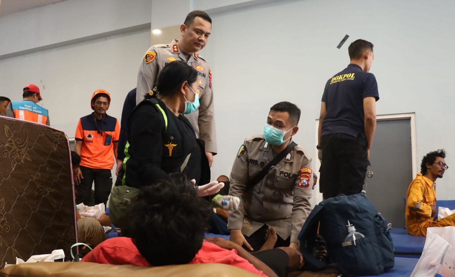 Polres Pelabuhan Tanjungperak Dampingi Korban Peristiwa KM Mutiara Sentosa II, Pastikan Penanganan Maksimal