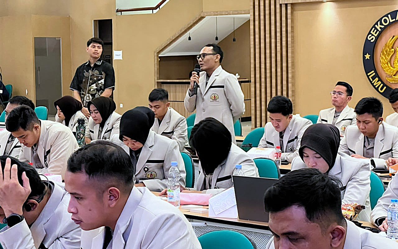 Perubahan Polri tidak hanya menyangkut struktur organisasi, tetapi juga peningkatan profesionalisme, kepatuhan terhadap hukum, budaya organisasi, dan kemampuan polisi dalam menjaga keteraturan sosial