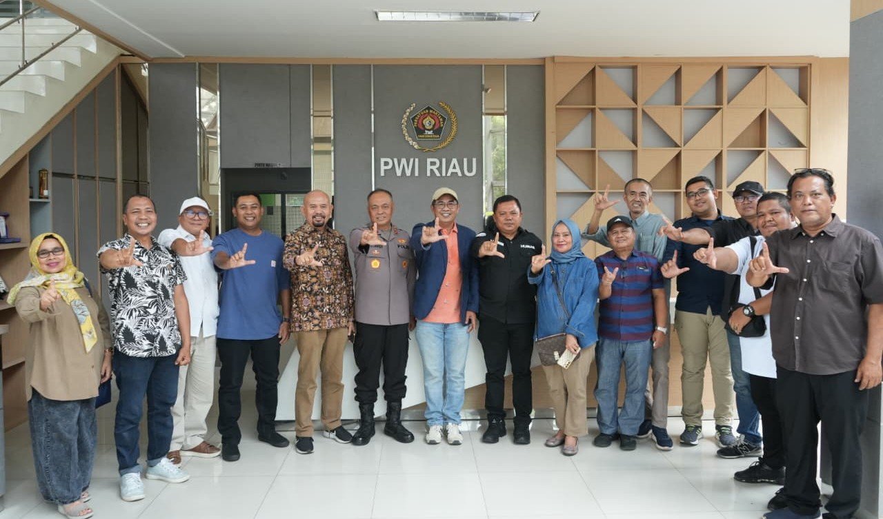 Keberadaan media memiliki peran penting sebagai jembatan komunikasi antara kepolisian dan masyarakat.