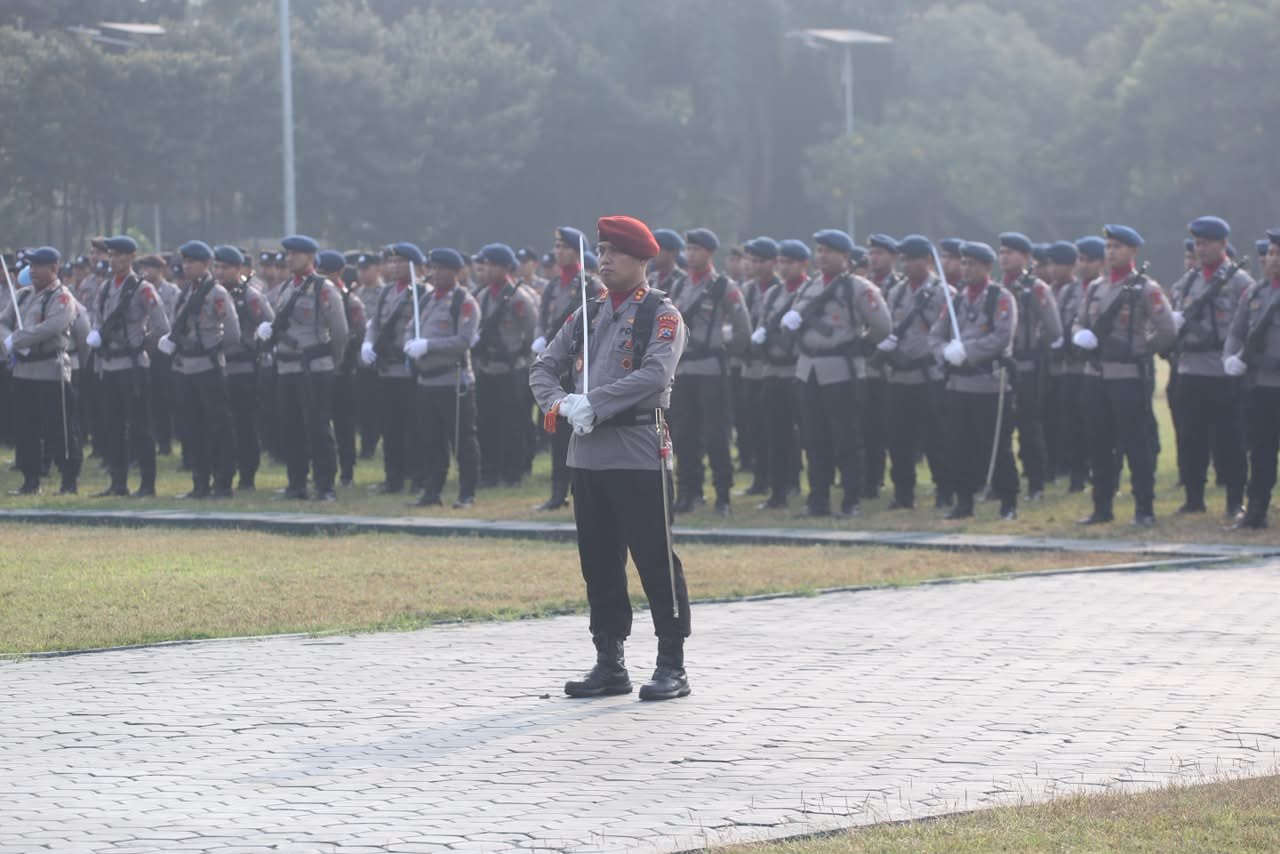 Melalui olahraga, kita sedang membangun manusia Indonesia secara utuh, yakni membentuk karakter yang disiplin, tangguh, sportif, dan memiliki daya juang