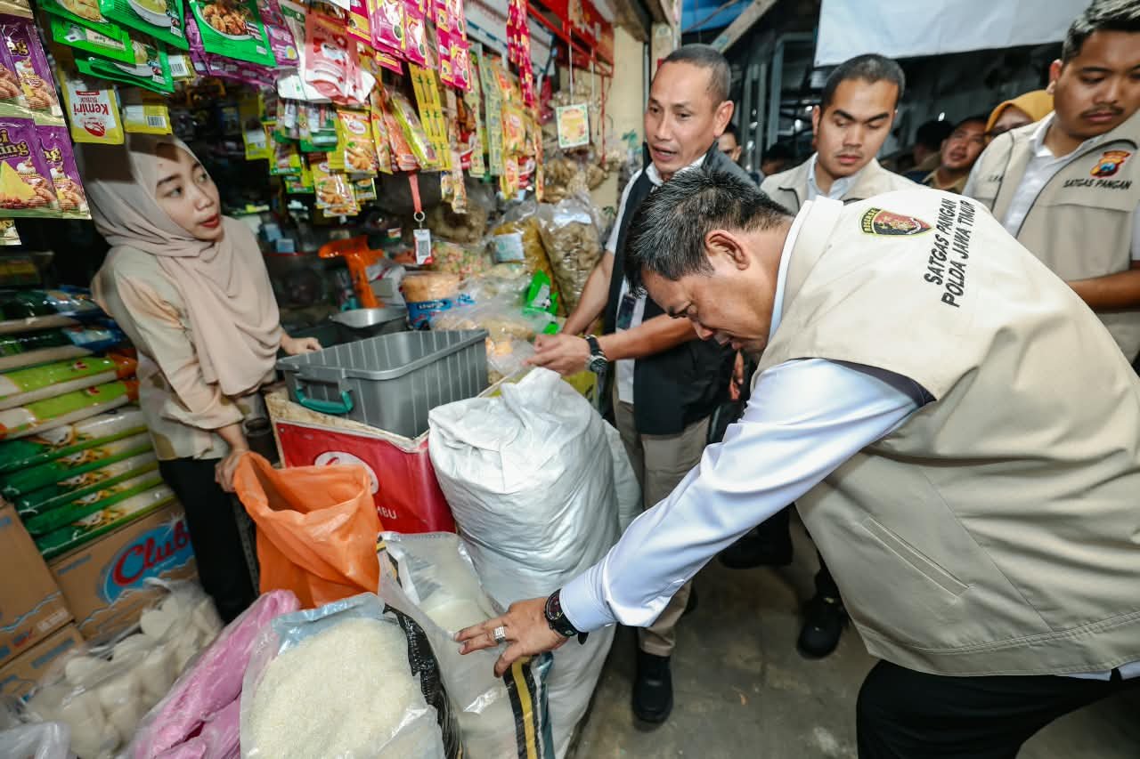 Satgas Pangan Polda Jatim Sidak Pasar Pucang, Usut Beras Premium di Atas HET