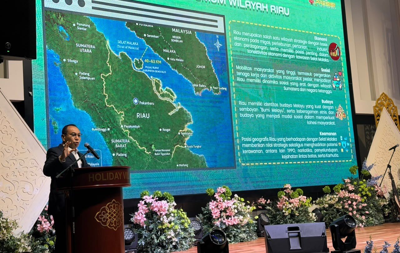Temui Polisi Malaysia, Kapolda Riau Paparkan Gotong Royong Tangani Karhutla