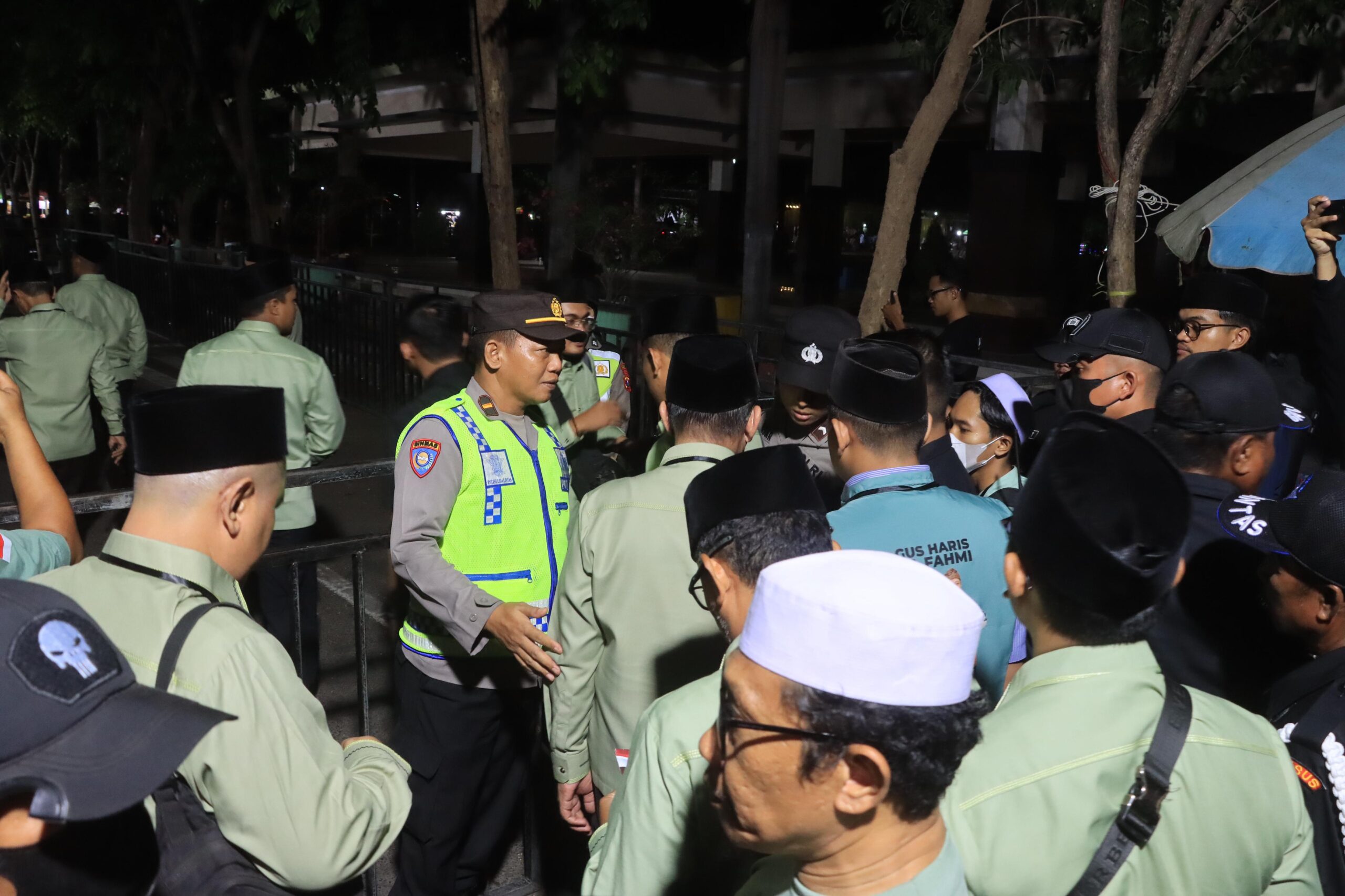 Polres Probolinggo Siagakan 400 Personel Gabungan Amankan Debat Perdana Cabup dan Cawabup