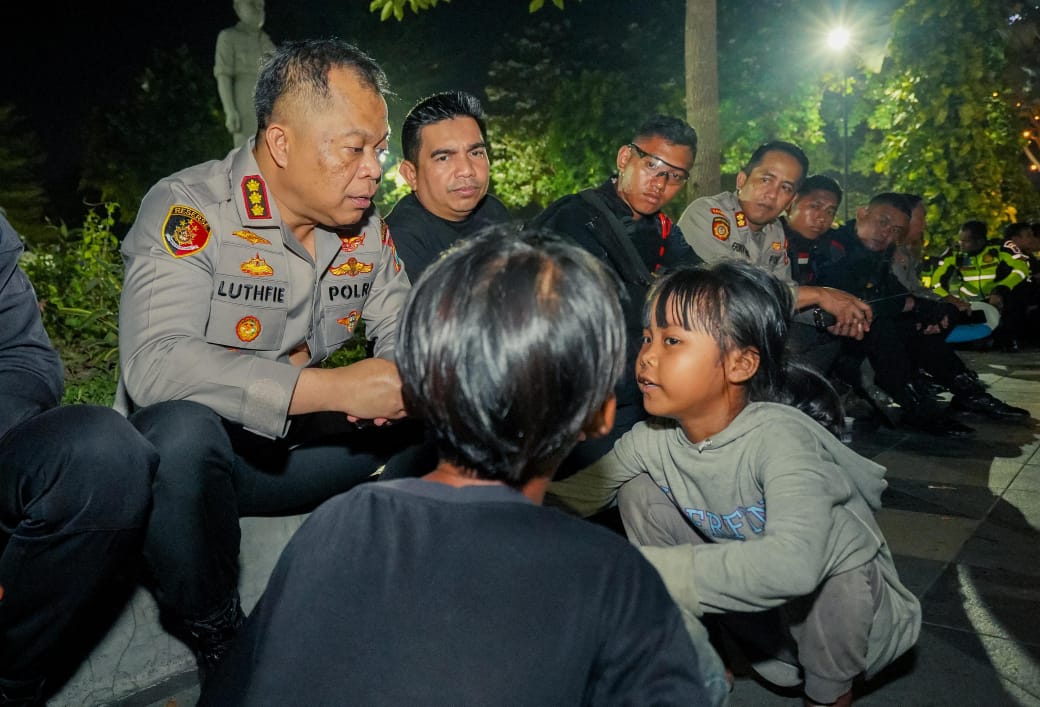 Harkamtibmas, Kapolrestabes Surabaya Pimpin Patroli Skala Besar Tiga Pilar Hingga Dini Hari