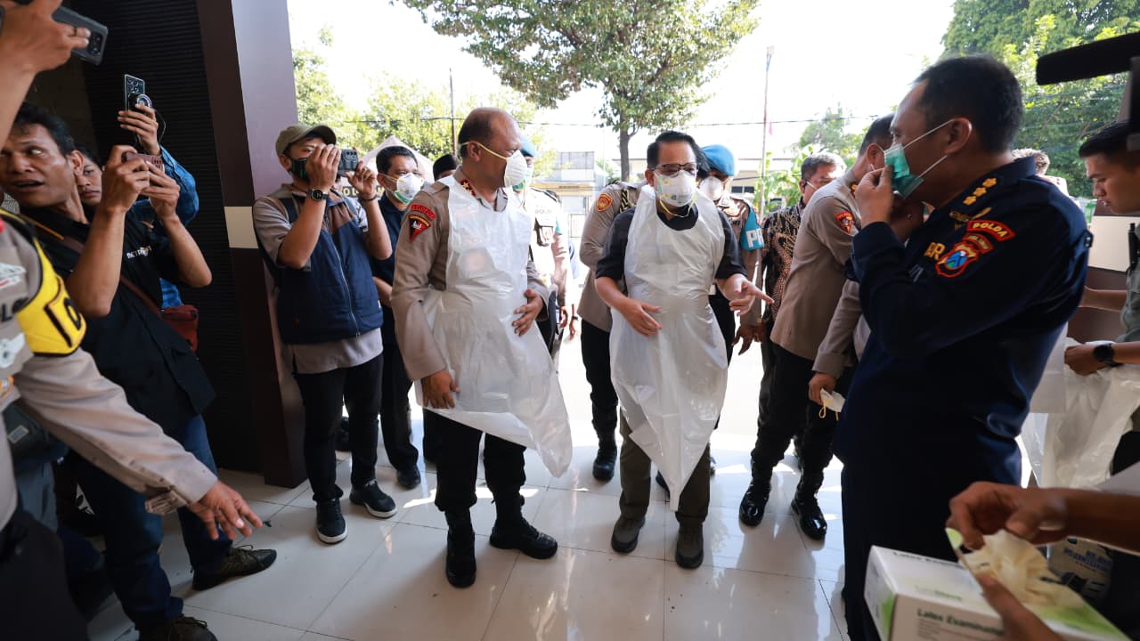 Kapolda Jatim Tegaskan Proses Identifikasi Korban Robohnya Bangunan Pesantren Al-Khoziny Berjalan Intensif