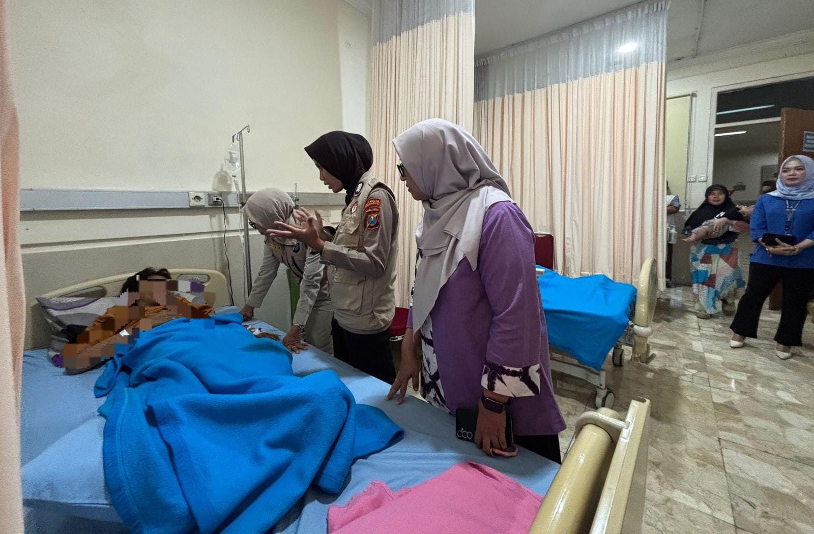 Polda Jatim Beri Trauma Healing Korban Runtuhnya Bangunan Ponpes Al-Khoziny Sidoarjo