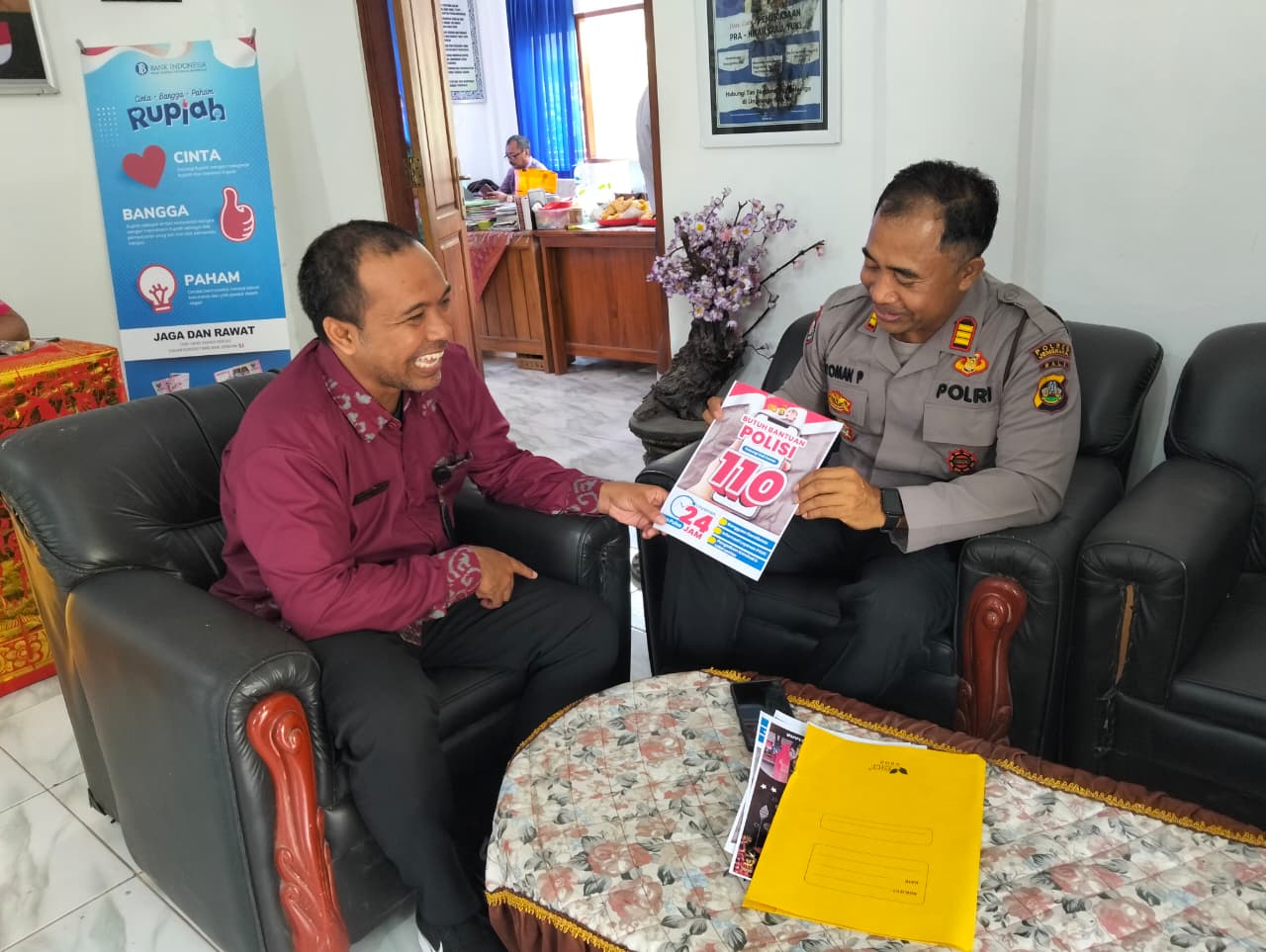 Polres Jembrana Perkuat Pencegahan Kenakalan Remaja Melalui Sosialisasi Kamtibmas di SMPN 6 Negara