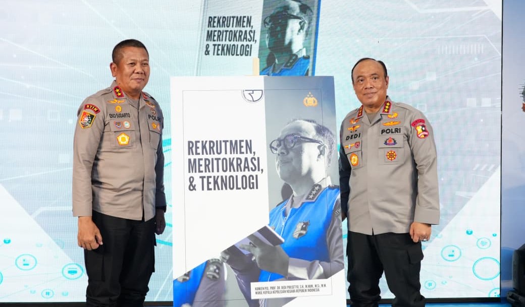 Perkuat Kebijakan Berbasis Data, Wakapolri Komjen Pol. Dedi Prasetyo Rilis Dua Buku