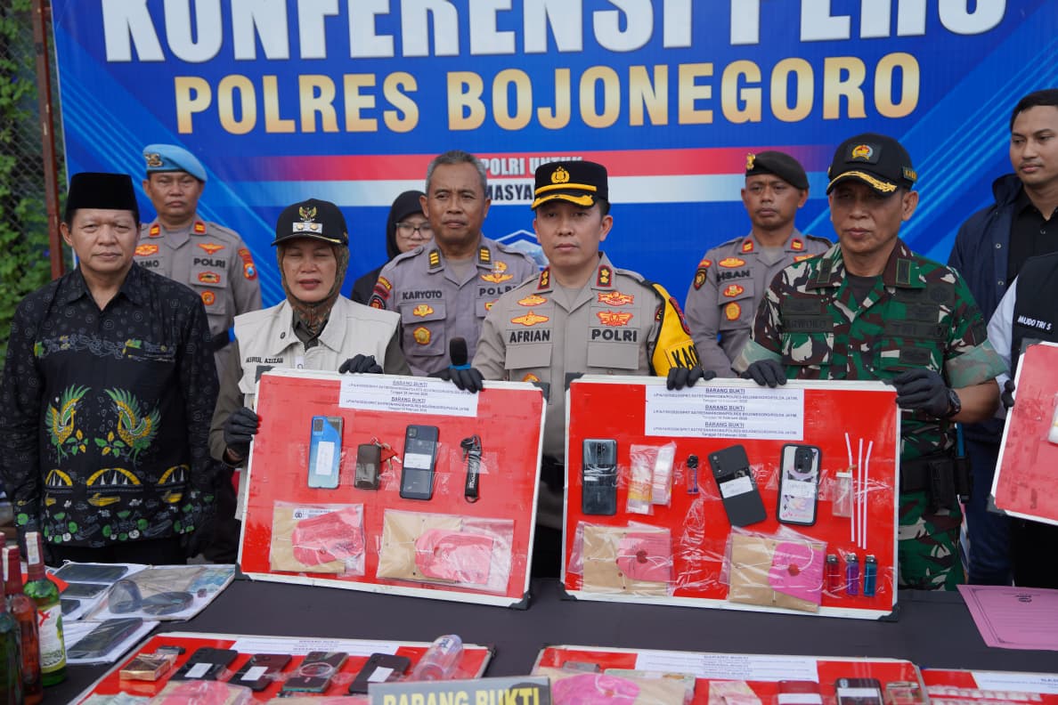 Polres Bojonegoro Bongkar Jaringan Peredaran Sabu dan Ganja, 13 Tersangka Ditangkap