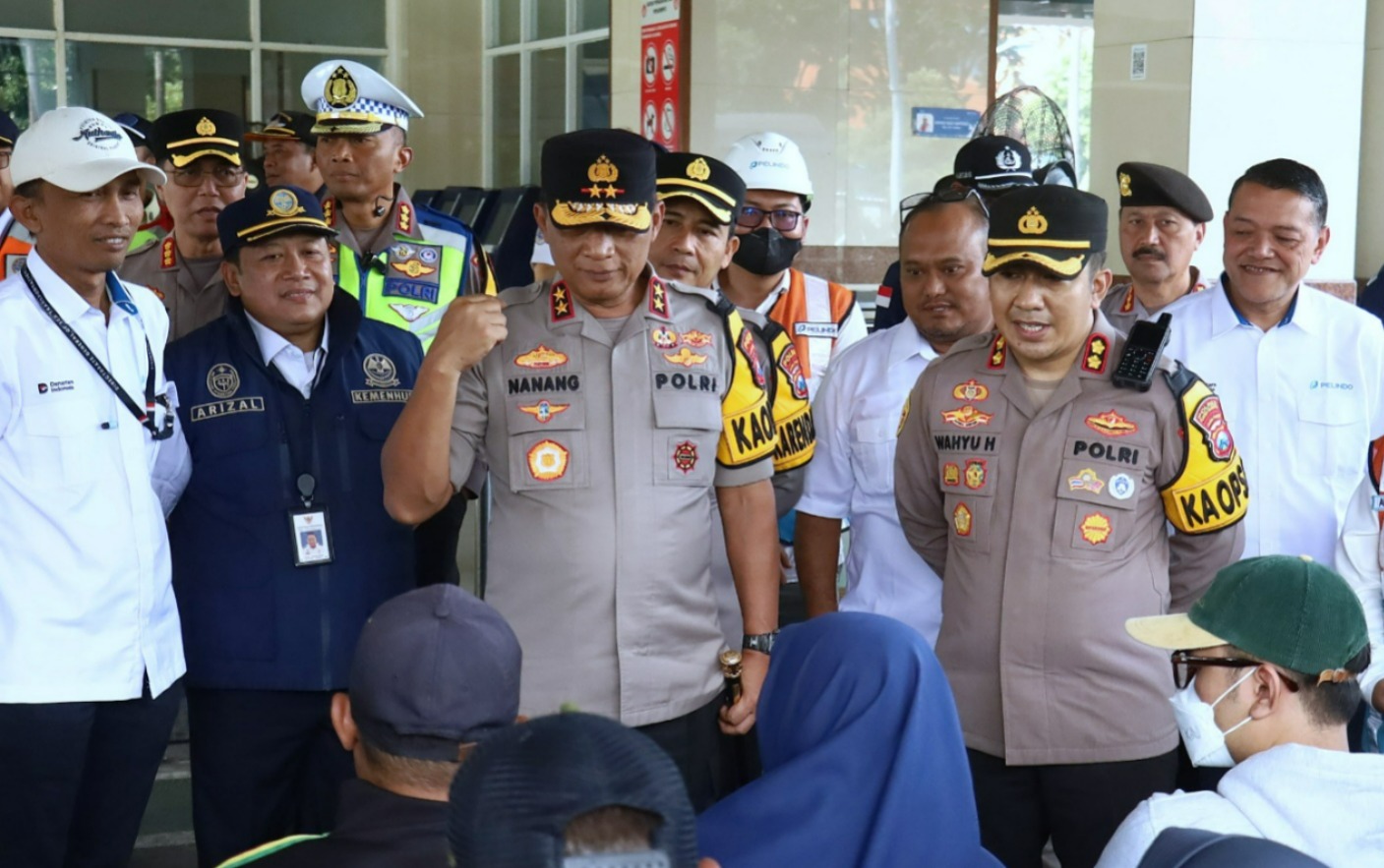 Kapolda Jatim Cek Pos Terpadu dan Pos Pam di Surabaya Pastikan Layanan Mudik Berjalan Optimal
