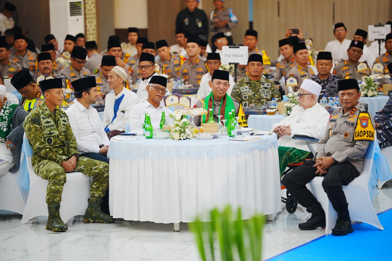 Safari Ramadhan di Jatim, Kapolri Ajak Seluruh Elemen Bersatu Jaga Kamtibmas-Dukung Program Presiden