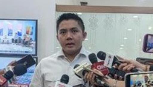 Seskab Teddy Indra Wijaya Jadi Sorotan: Jelaskan Visi Presiden Prabowo di Tengah Kritik Publik