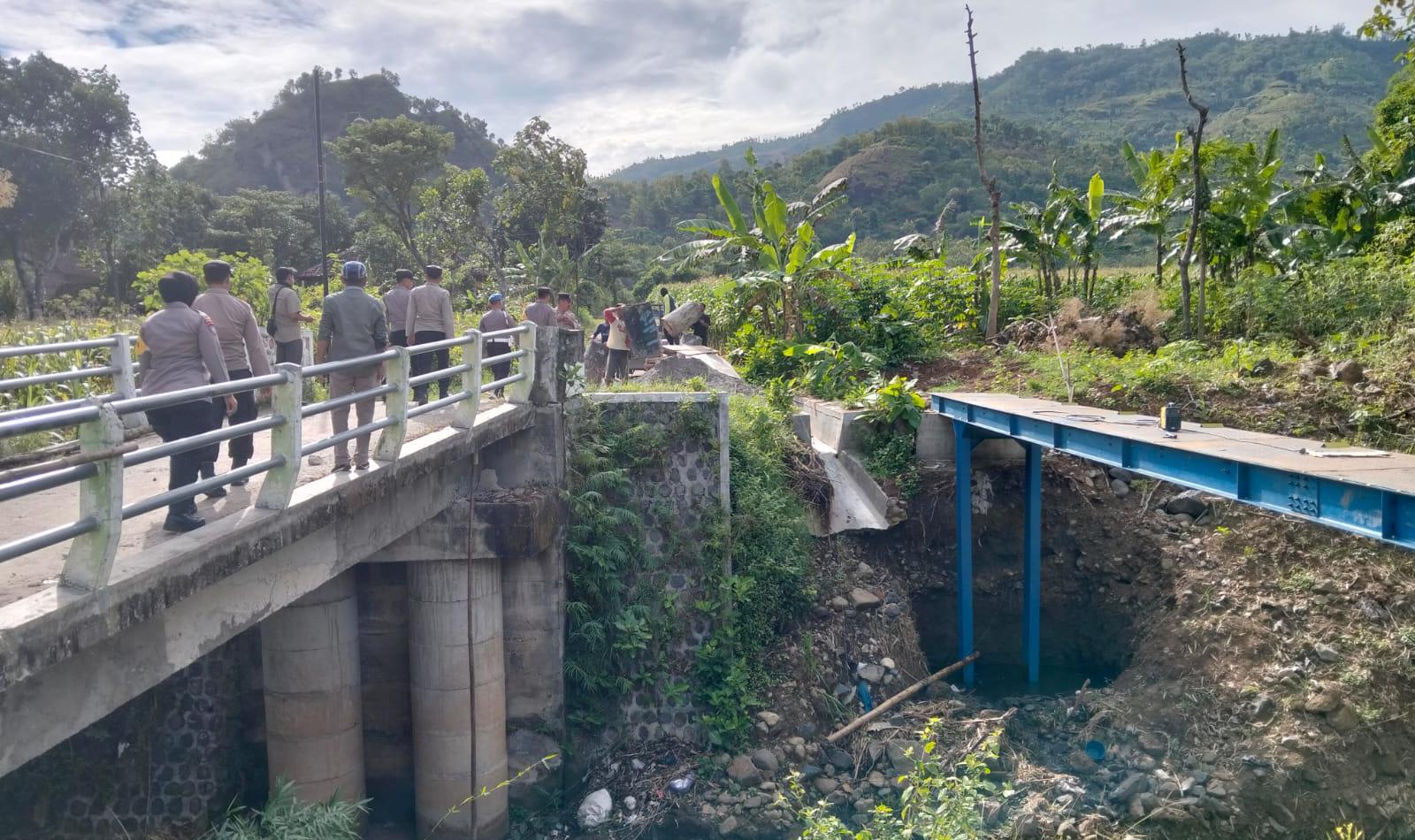 Polres Ponorogo Bangun Jembatan Merah Putih Presisi, Akses Warga Lebih Mudah