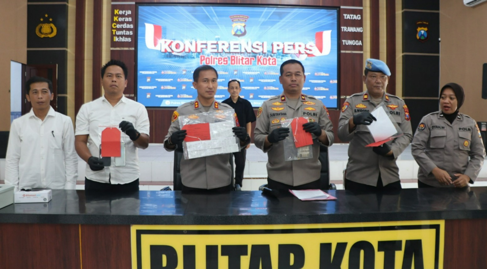 Polres Blitar Kota Amankan Tersangka Penyalahgunaan BBM Bersubsidi