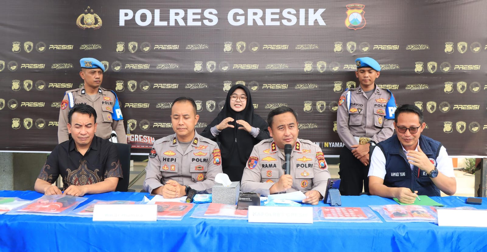 Polres Gresik Bongkar Jaringan Narkoba Amankan 2 Tersangka Pengedar dan 209 Gram Sabu