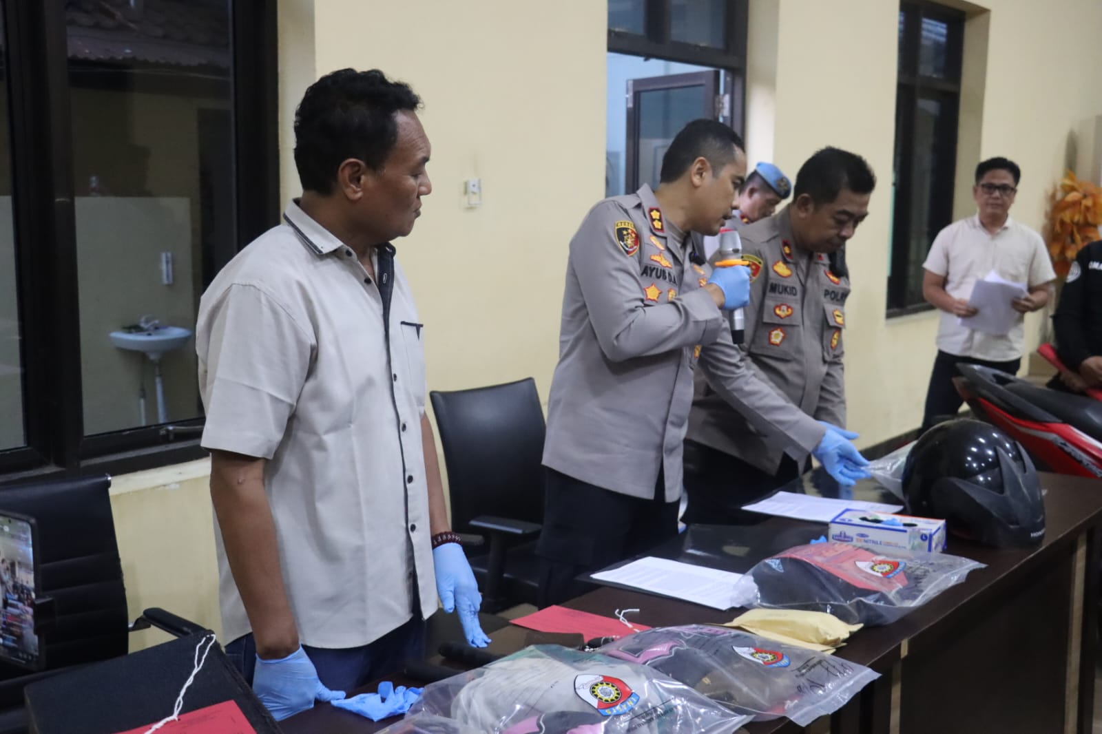 Polres Pacitan Amankan Komplotan Pencuri Kotak Amal di 7 Masjid