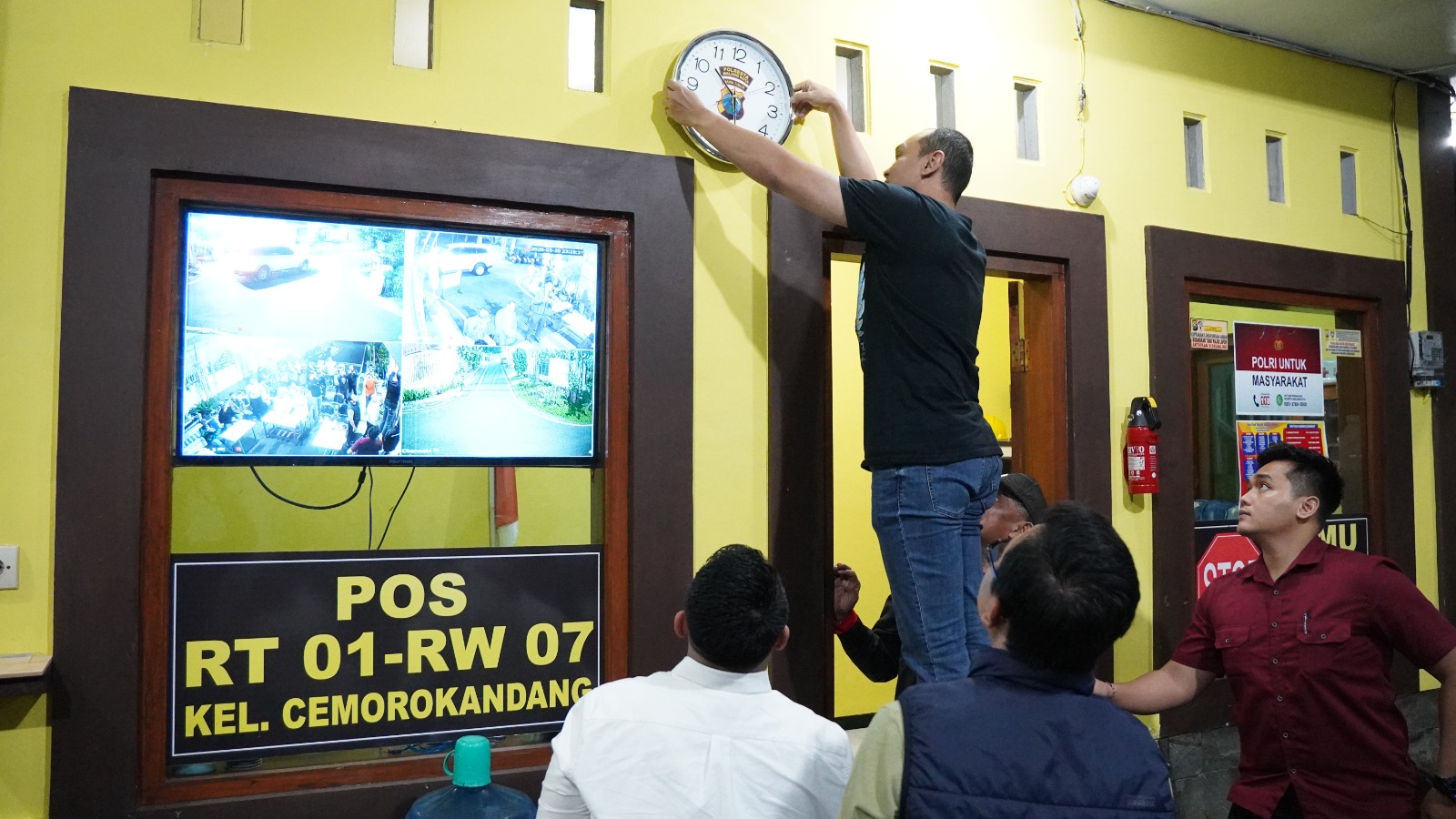 Sambang Poskamling, Kapolresta Malang Kota Serap Aspirasi dan Beri Kemudahan Pelayanan Publik