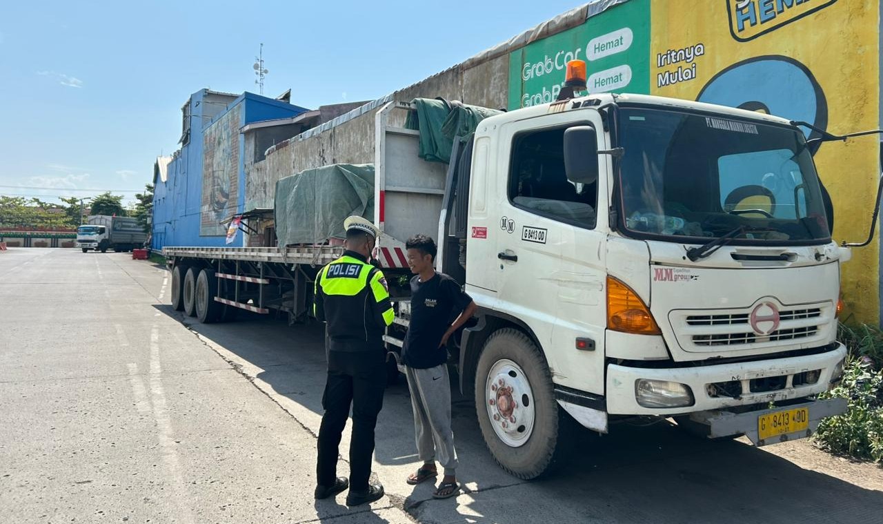 Korlantas Polri Laksanakan Penegakan Hukum Pembatasan Operasional Angkutan Barang di Jalur Pantura