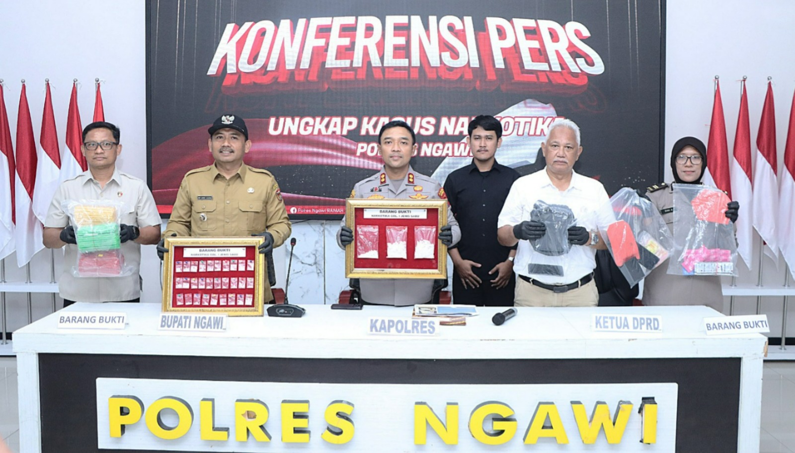 Polres Ngawi Amankan 2 Tersangka Pengedar Narkoba 223,842 gram Sabu Disita