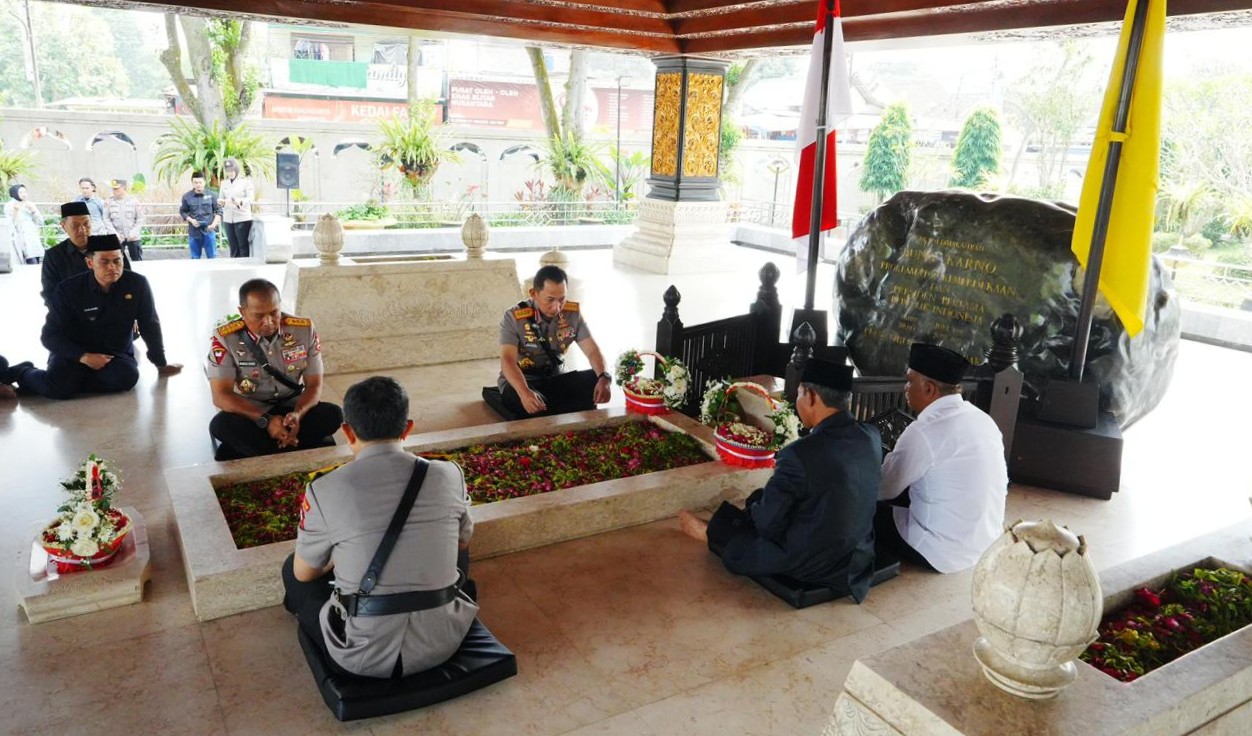 Ziarah ke Makam Soekarno, Kapolri: Menyerap Nilai Pemimpin Bangsa