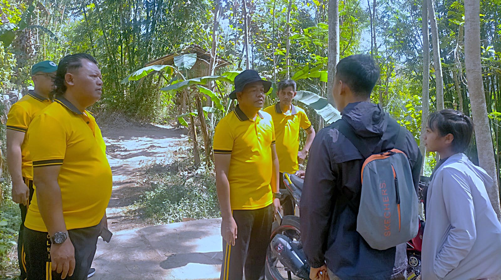 Respon Cepat Call Center 110 Polres Bondowoso Selamatkan 2 Warga Tersesat di Puncak Mahadewa Curahdami