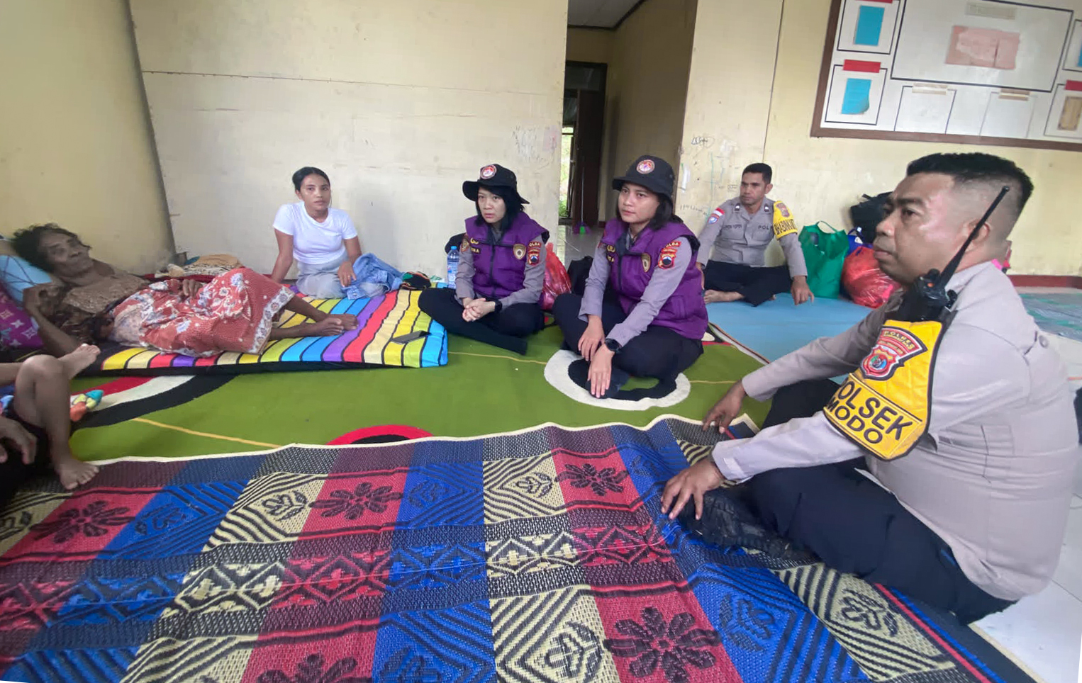 Polri Berikan Konseling dan Trauma Healing bagi Korban Gempa di Manggarai Barat