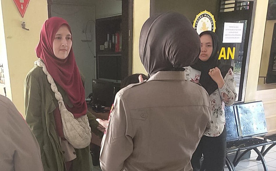 Polsek Blimbing Amankan Anak Berkebutuhan Khusus yang Diantar Ojol, Akhirnya kembali ke Orang Tuanya