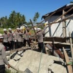 Kehadiran Brimob Meringankan Beban Warga, Perbaiki Rumah yang Terdampak Bencana