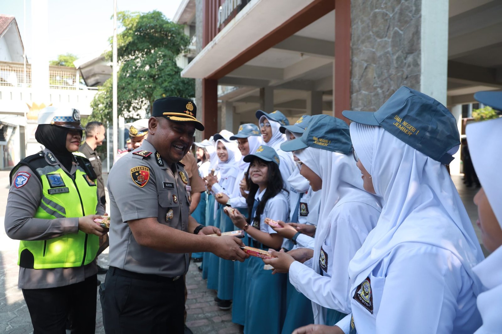 Polisi Bersama Masyarakat: Polres Jember Gandeng Sekolah Tegaskan Bijak Bermedsos dan Stop Bullying