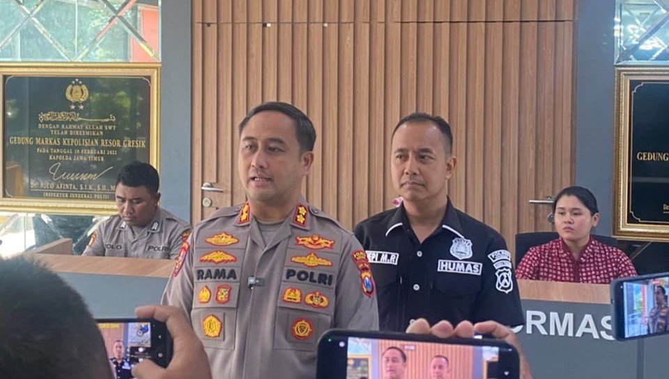 Kapolres Gresik Turun Tangan Respons Isak Tangis Warga Korban Pemerasan DC Pinjol