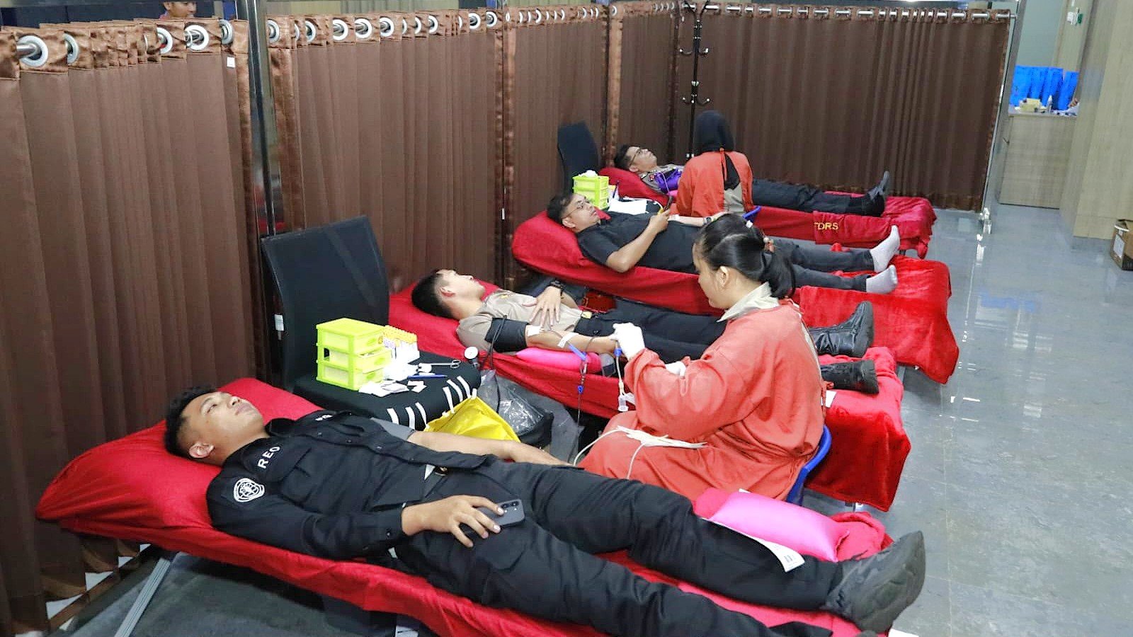 Hari Jadi ke-75 Humas Polri, Divhumas Polri Gelar Donor Darah Serentak Bersama Humas Polda Jajaran dan Media