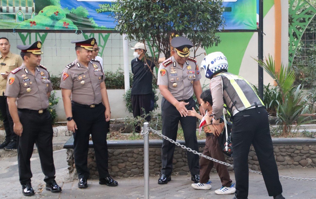 Polresta Malang Kota Intensifkan Gatur Lalin Setiap Pagi, Kapolresta Turun Langsung Pantau Zona Sekolah