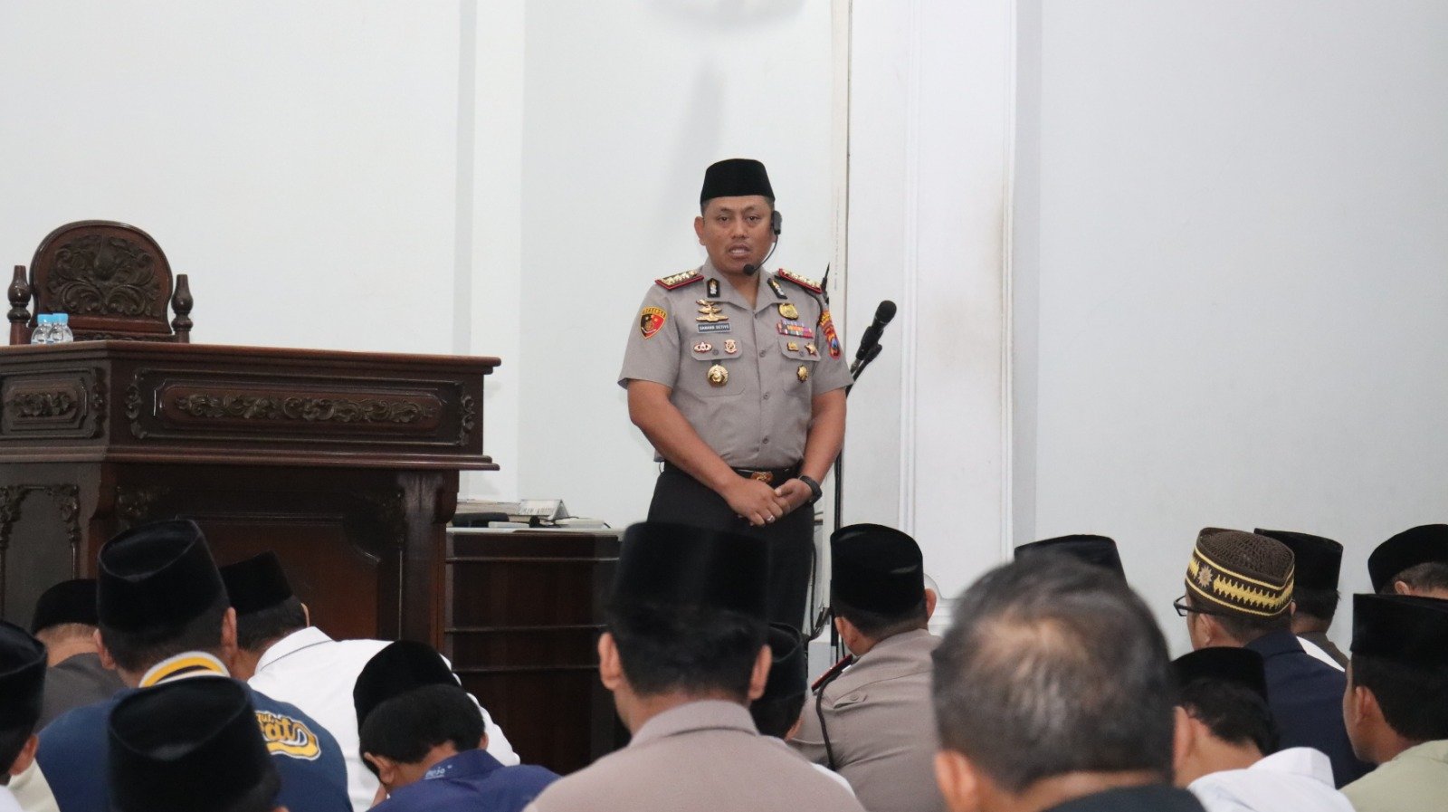 “Subuh Keliling”, Kapolresta Malang Kota Danang Ajak Warga Waspadai Kejahatan Pagi Hari dan Cegah Kebakaran